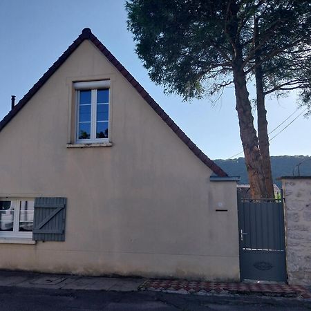 Le Prieure Reposant Hotell Port-Villez Eksteriør bilde